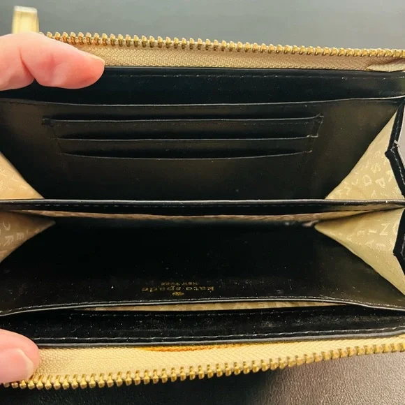 Kate Spade Metallic Silver Polka Dot Wristlet/Wallet EUC - Picture 5 of 5